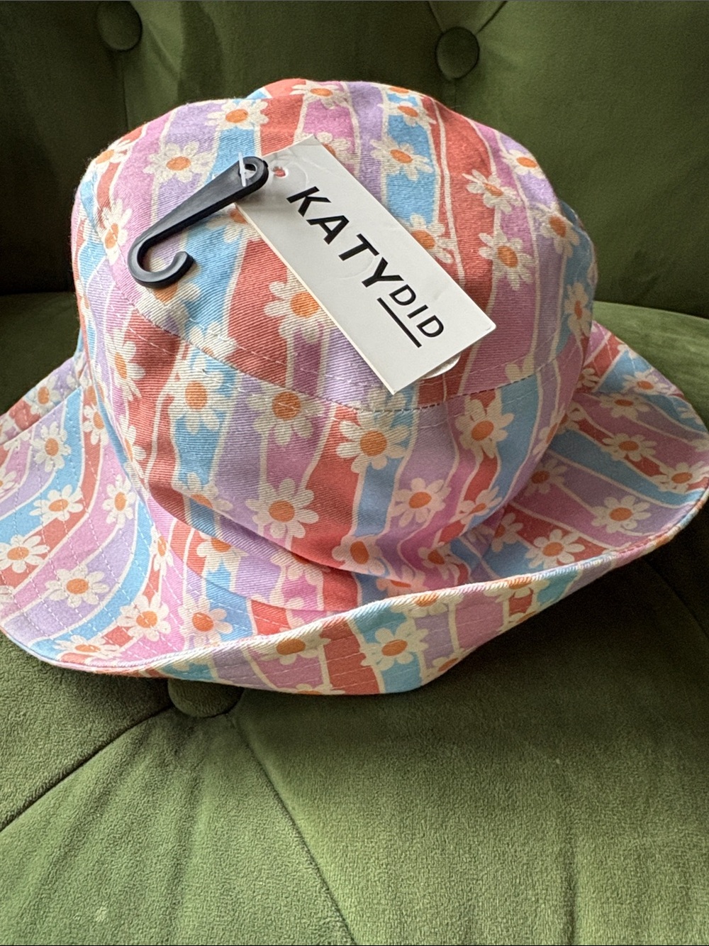 KATYDID 🌸 Pastel Daisy Stripe Bucket Hat in Pink, Blue & Purple
